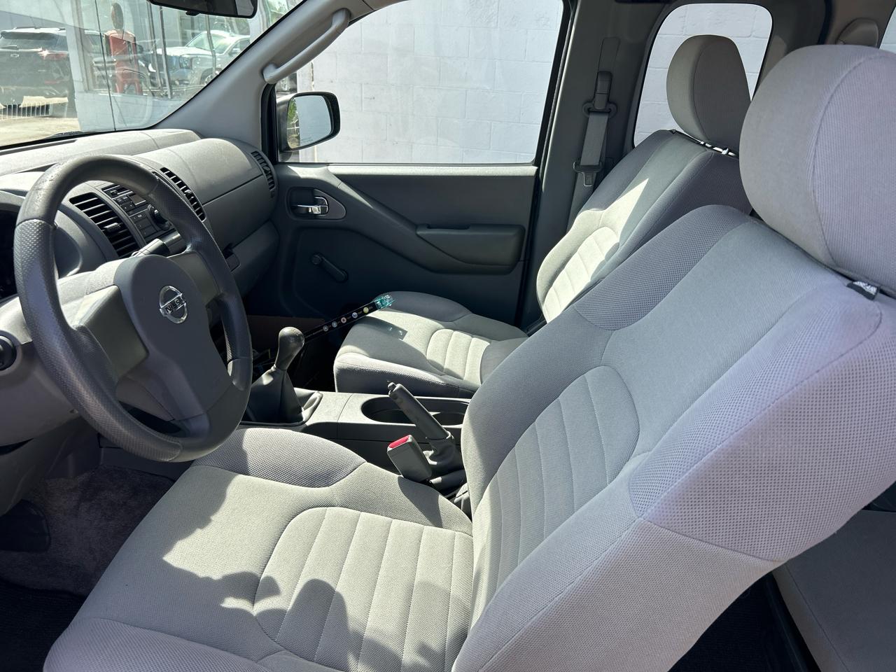 Nissan Frontier 2WD King Cab I4 Manual XE 2010