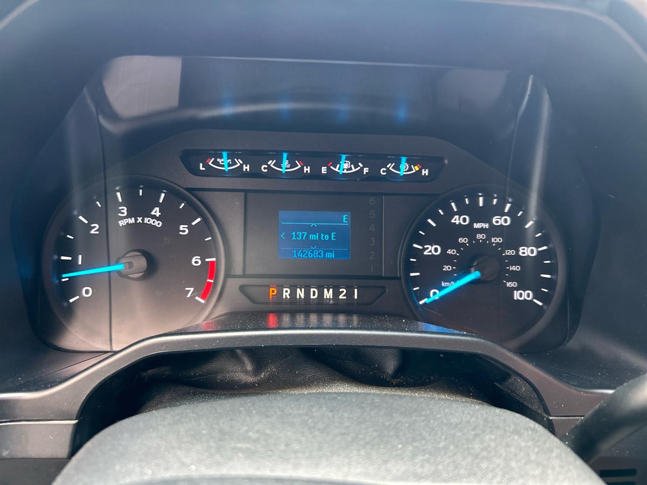 Ford Super Duty F-250 SRW XLT 2WD Reg Cab 8' Box 2017