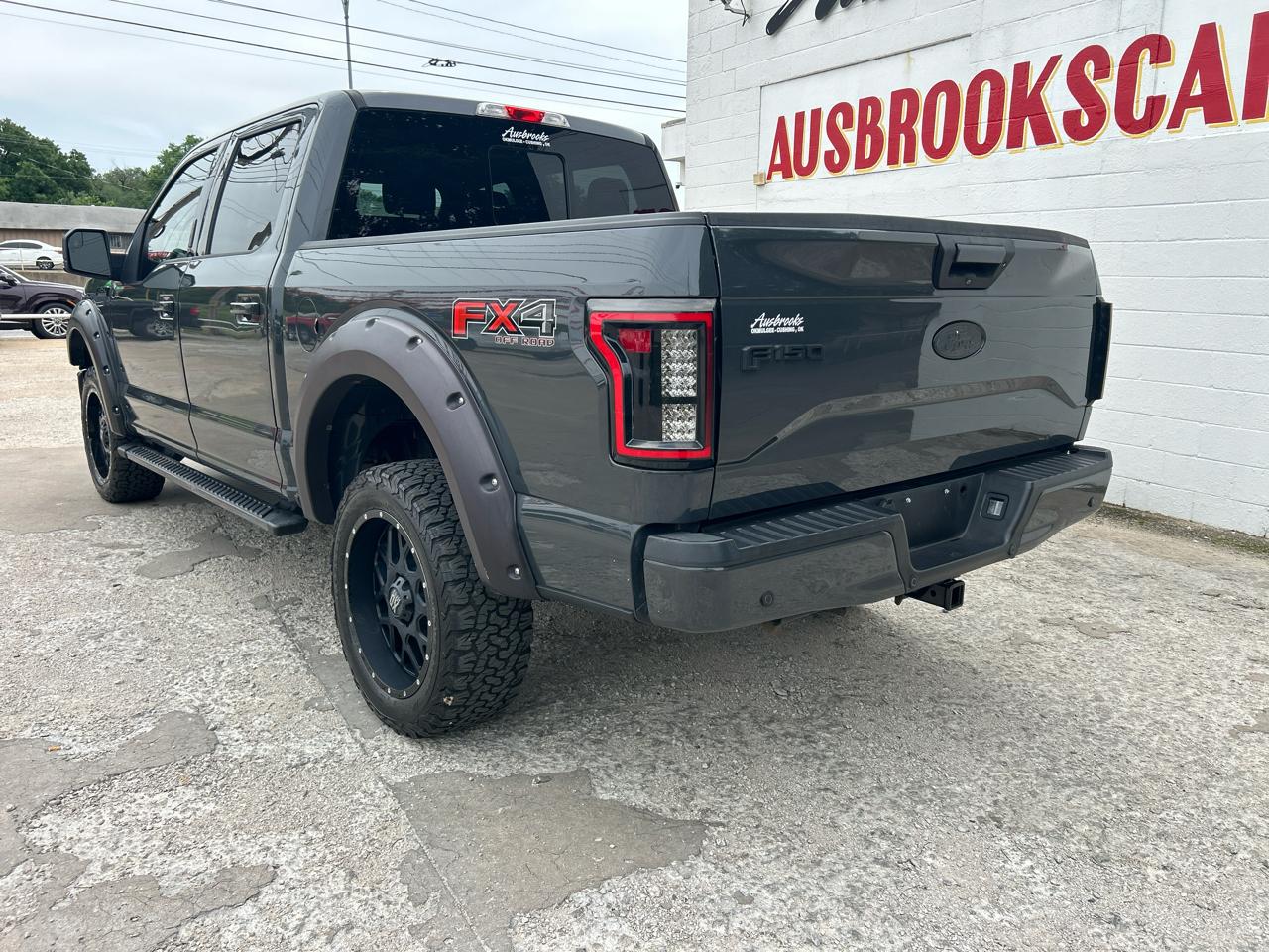 Ford F-150 4WD SuperCrew 139" XLT 2017
