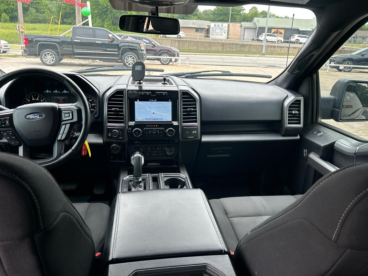 Ford F-150 4WD SuperCrew 139" XLT 2017