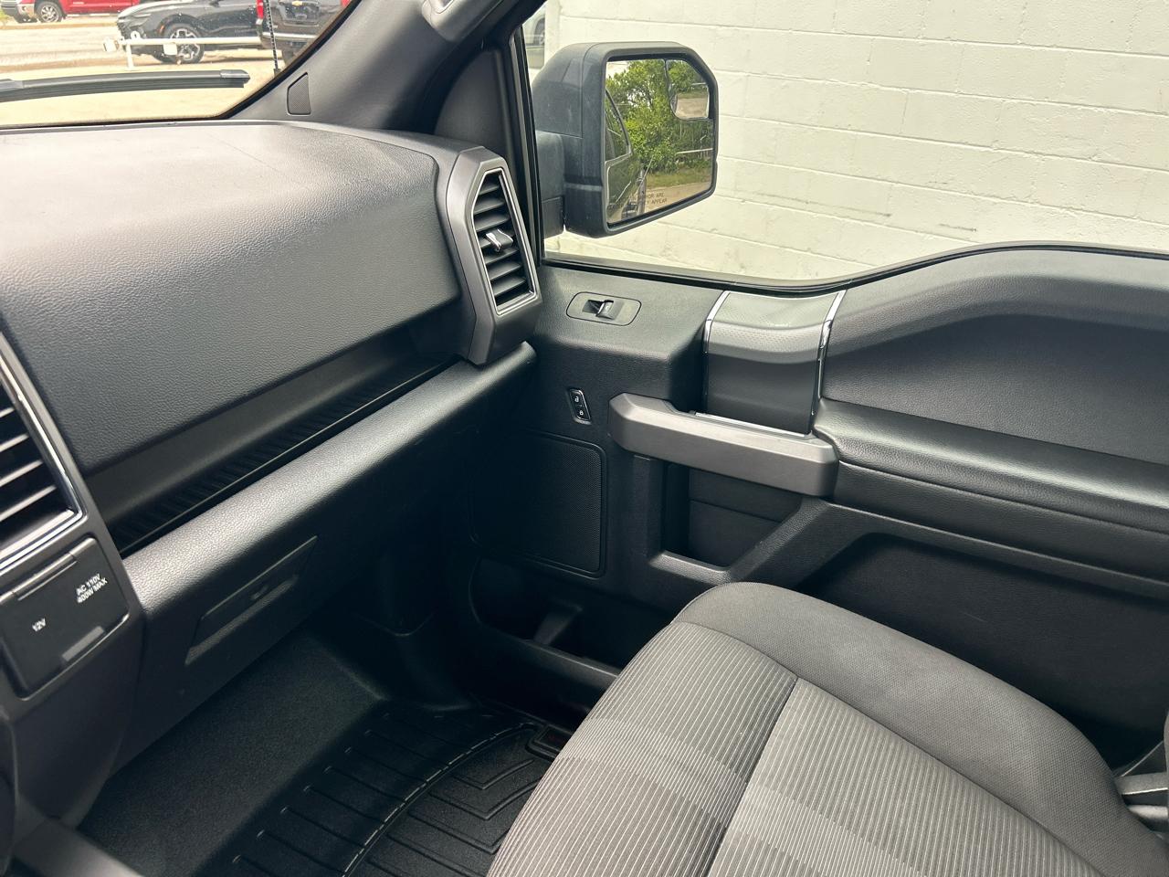 Ford F-150 4WD SuperCrew 139" XLT 2017