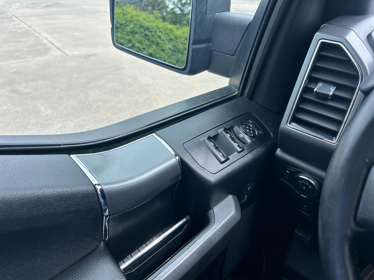 Ford F-150 4WD SuperCrew 139" XLT 2017