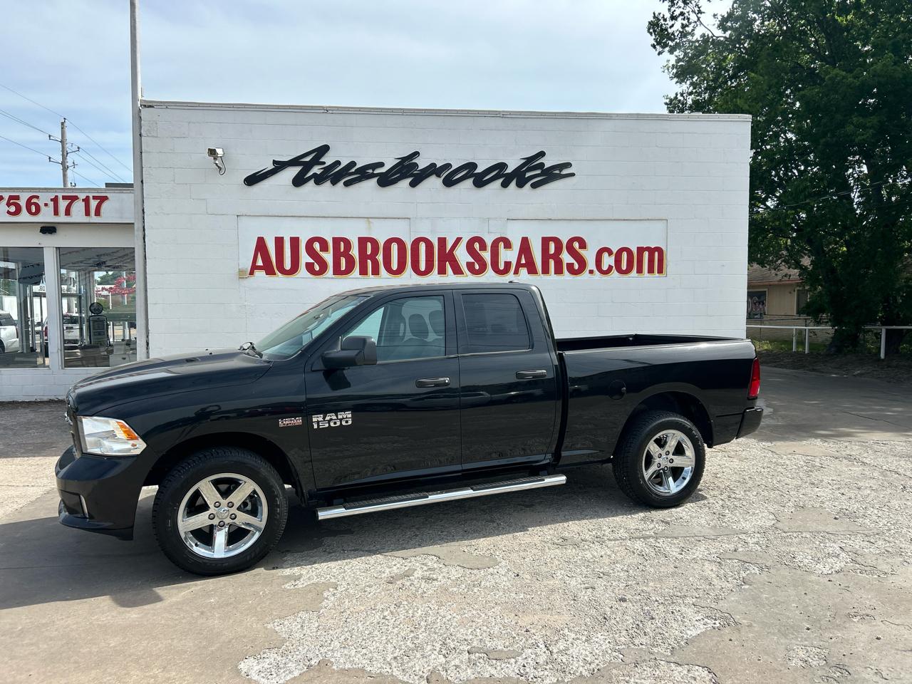 RAM 1500 4WD Quad Cab 140.5" Express 2015