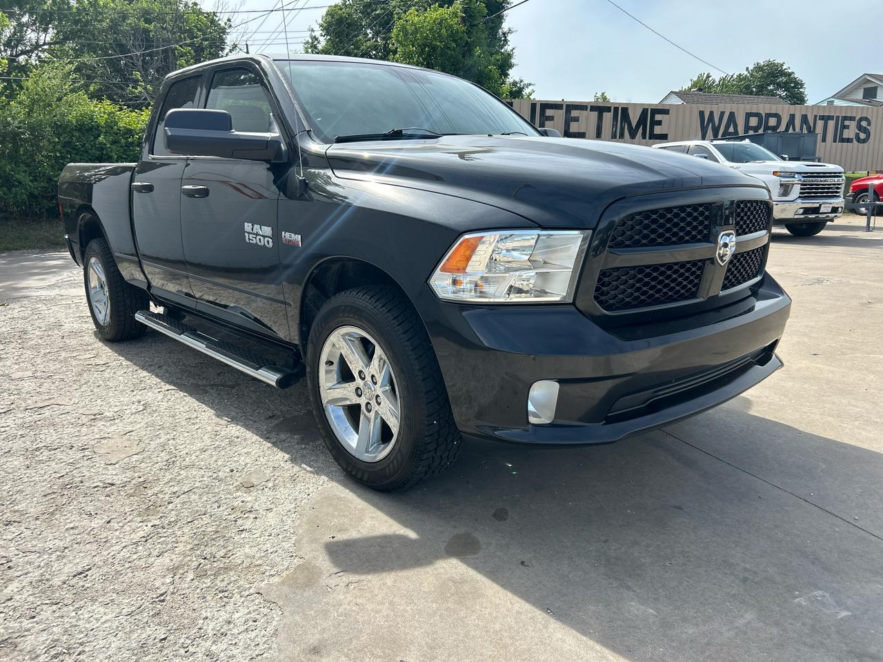 RAM 1500 4WD Quad Cab 140.5" Express 2015