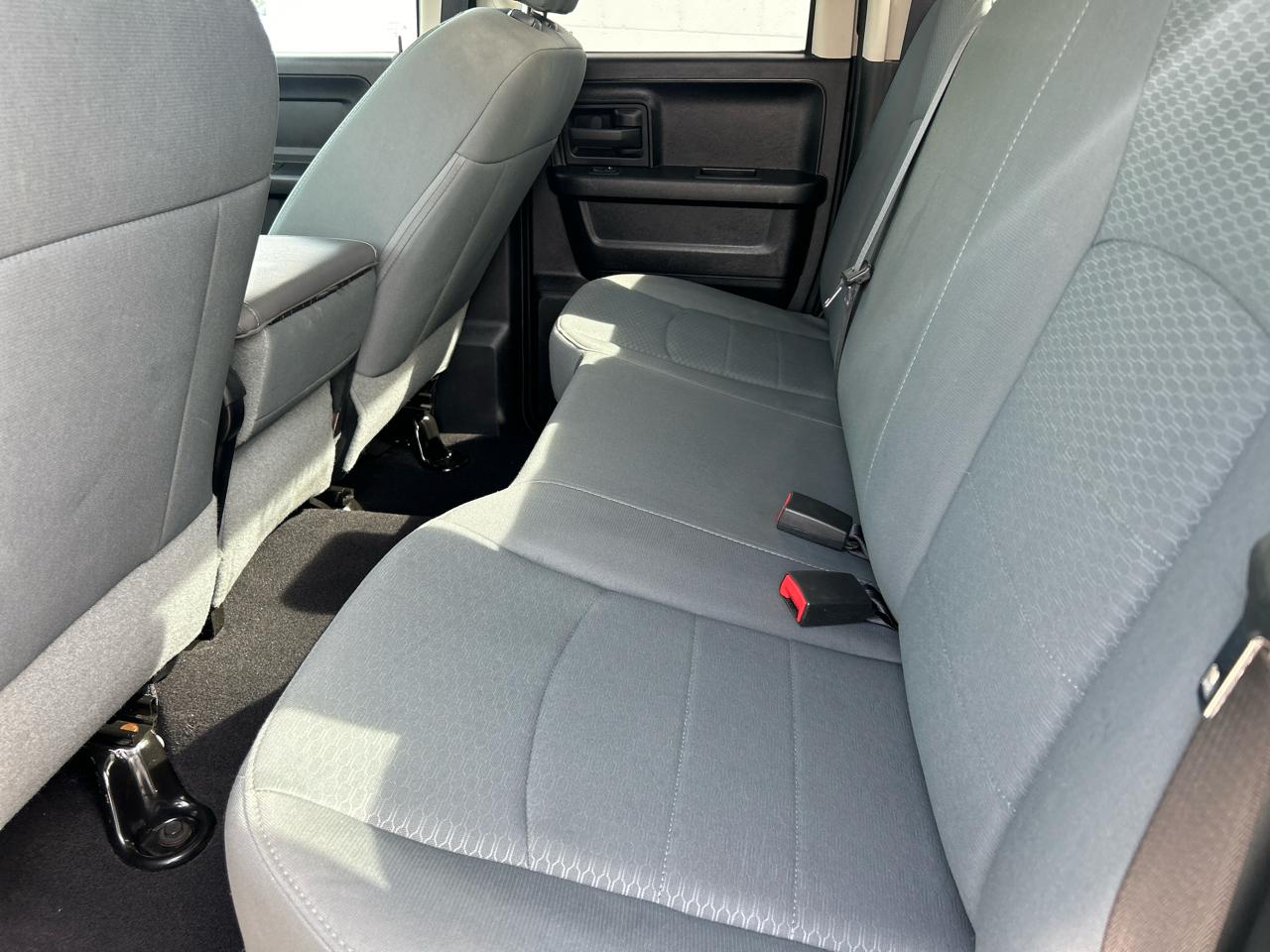 RAM 1500 4WD Quad Cab 140.5" Express 2015