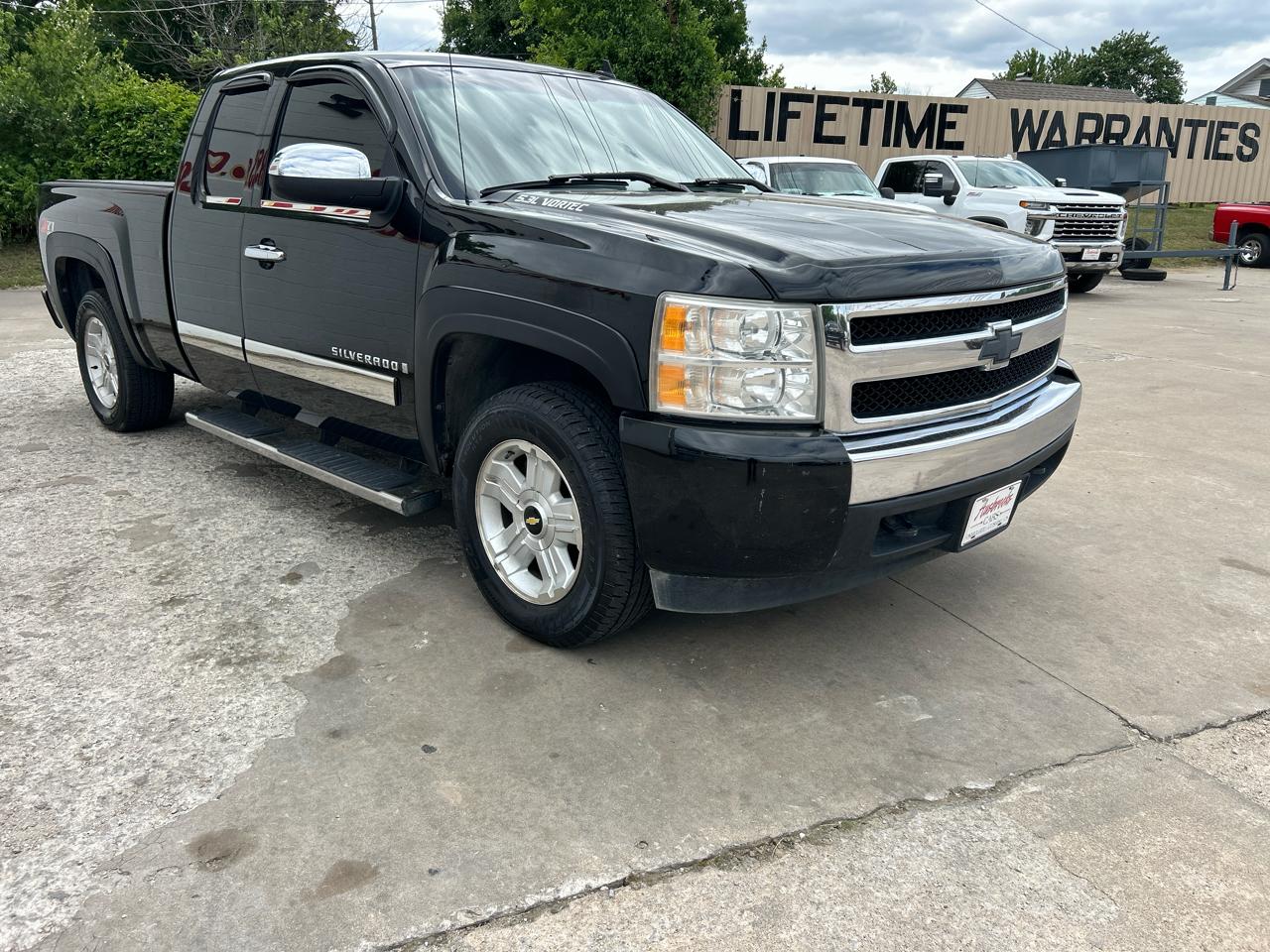Chevrolet Silverado 1500 4WD Ext Cab 143.5" LT w/1LT 2007