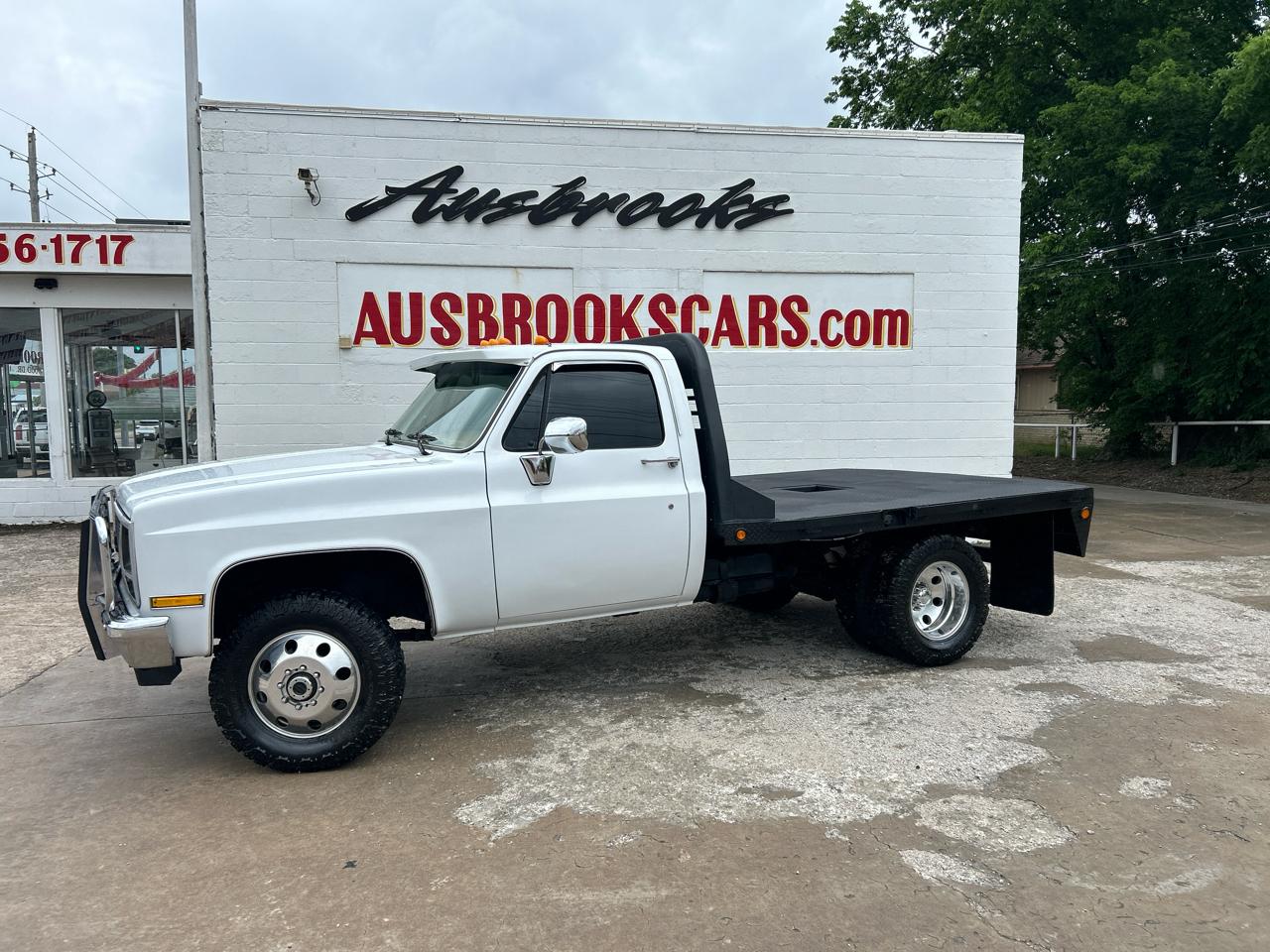 GMC 1 Ton Chassis-Cabs Reg Cab 135.5" 4WD 1989