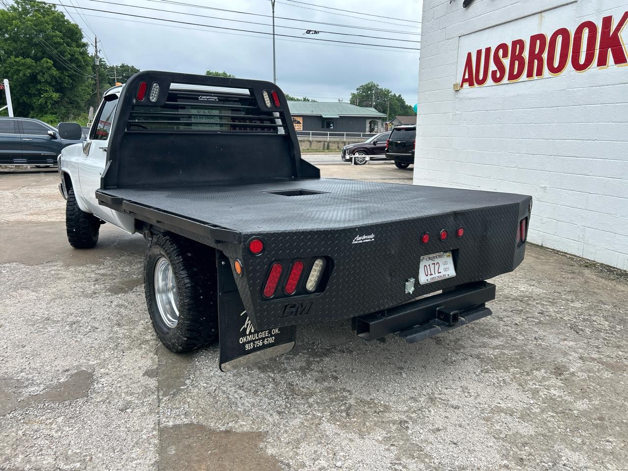 GMC 1 Ton Chassis-Cabs Reg Cab 135.5" 4WD 1989