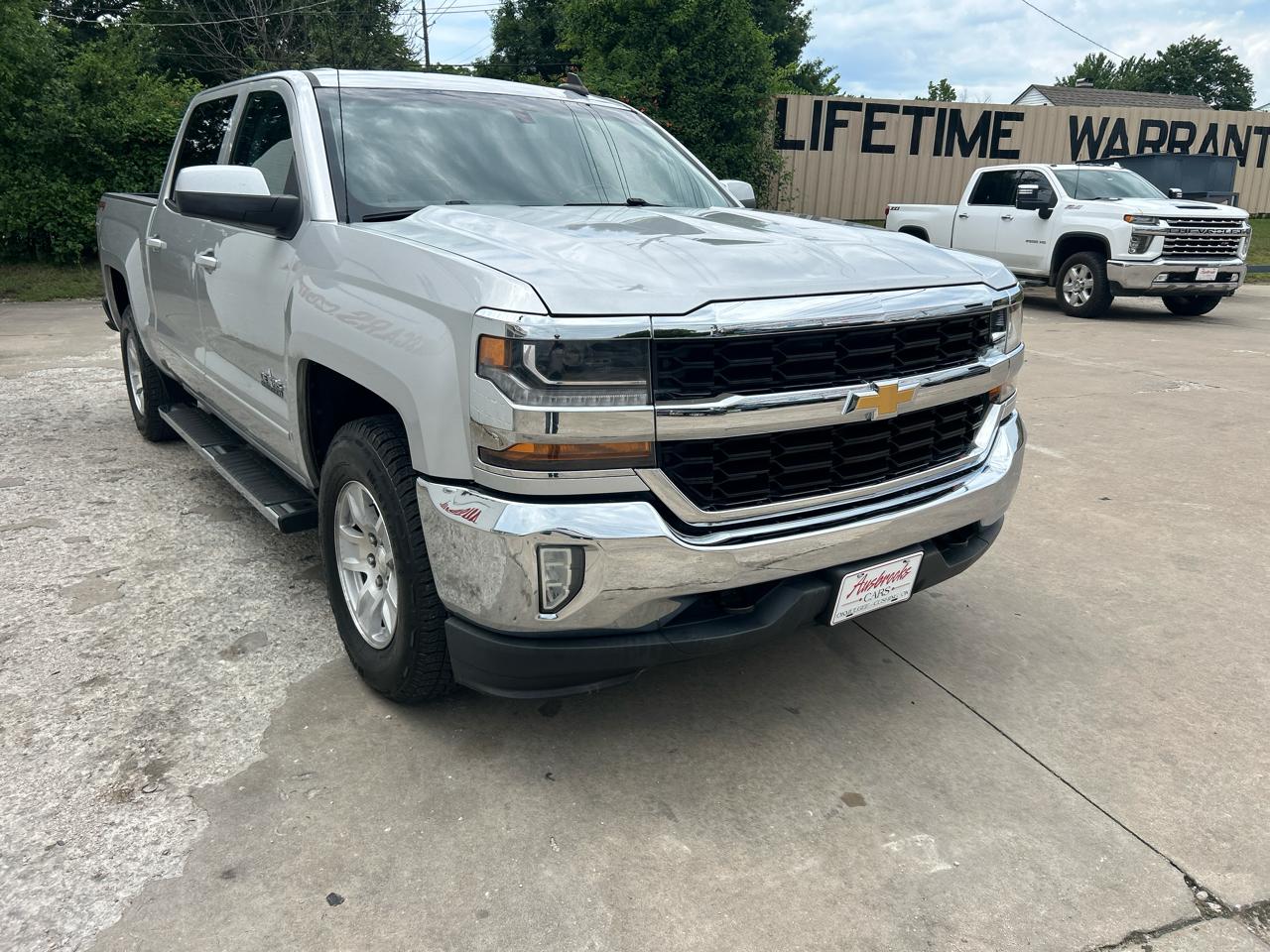 Chevrolet Silverado 1500 4WD Crew Cab 143.5" LT w/1LT 2018