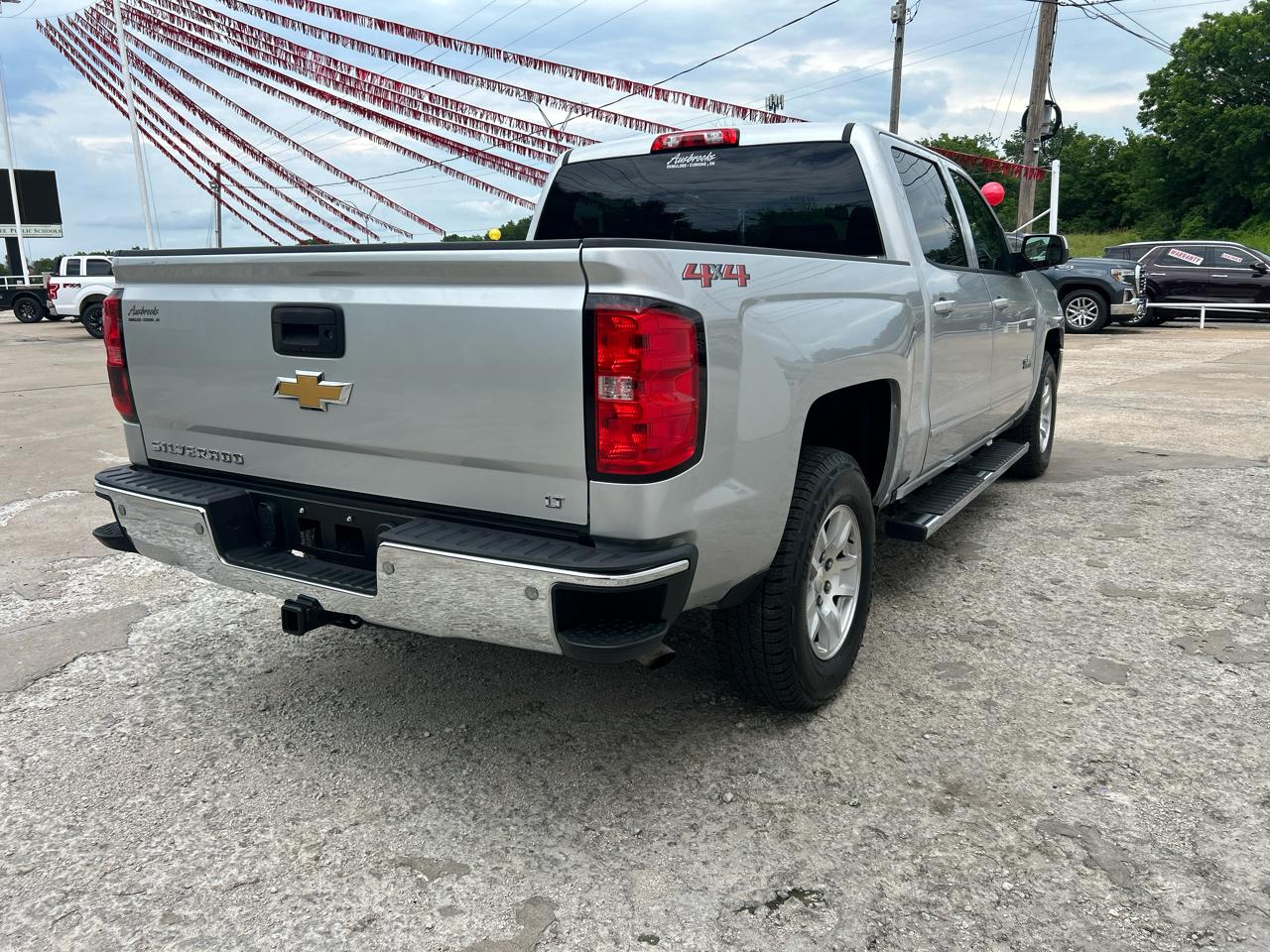 Chevrolet Silverado 1500 4WD Crew Cab 143.5" LT w/1LT 2018