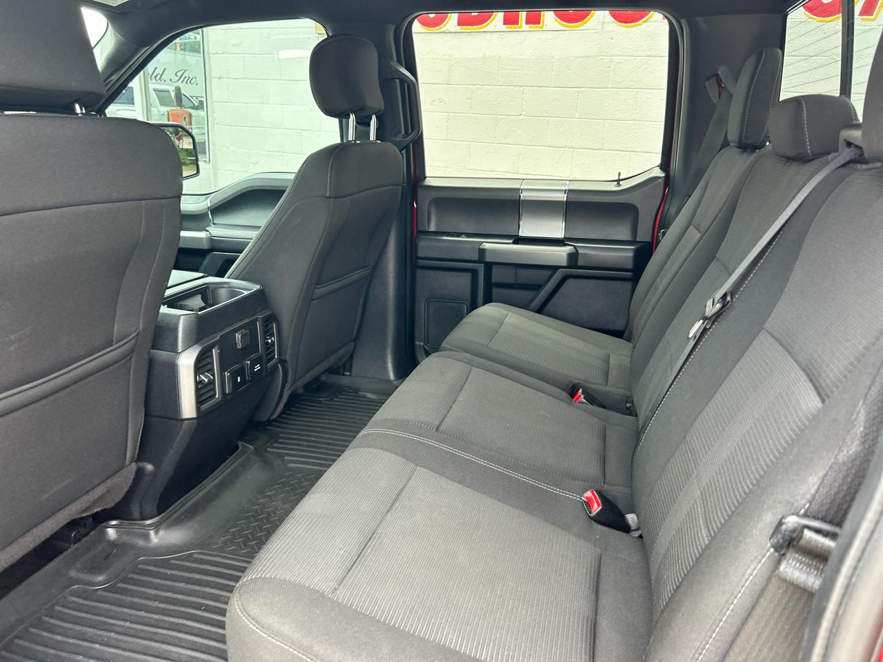 Ford F-150 4WD SuperCrew 139" XLT 2017