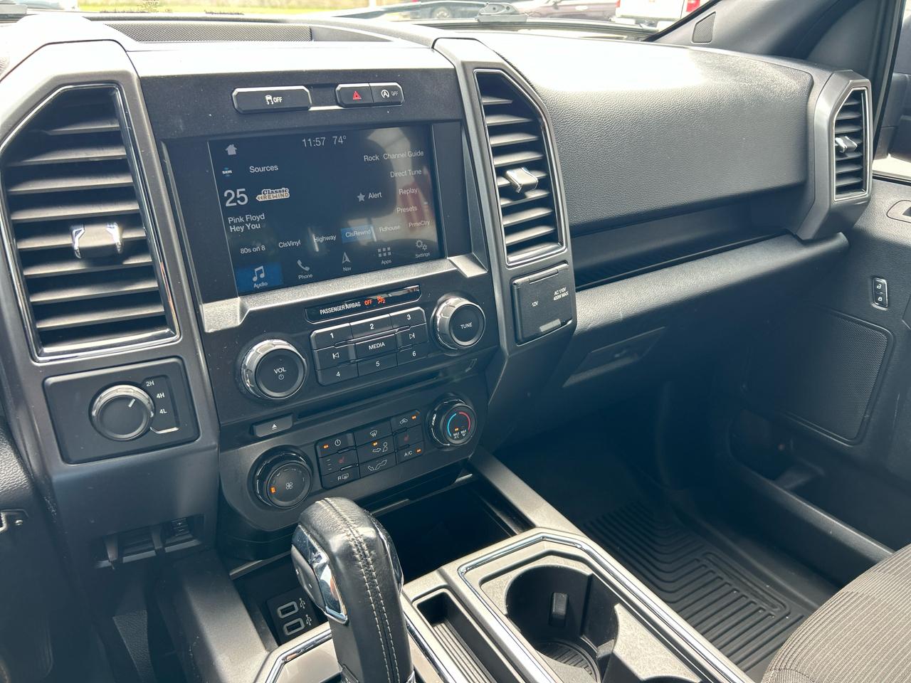 Ford F-150 4WD SuperCrew 139" XLT 2017