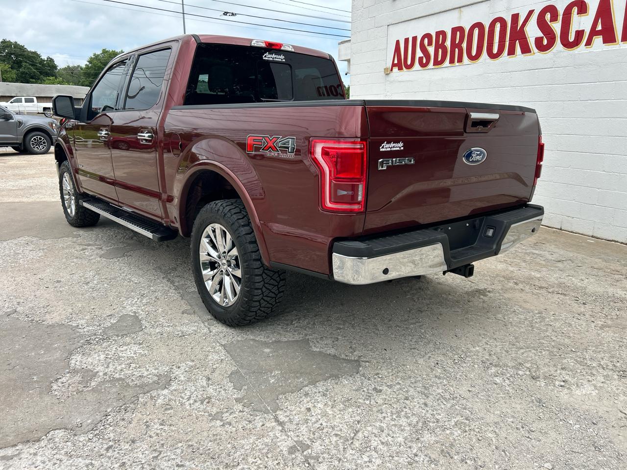Ford F-150 4WD SuperCrew 139" Lariat 2017