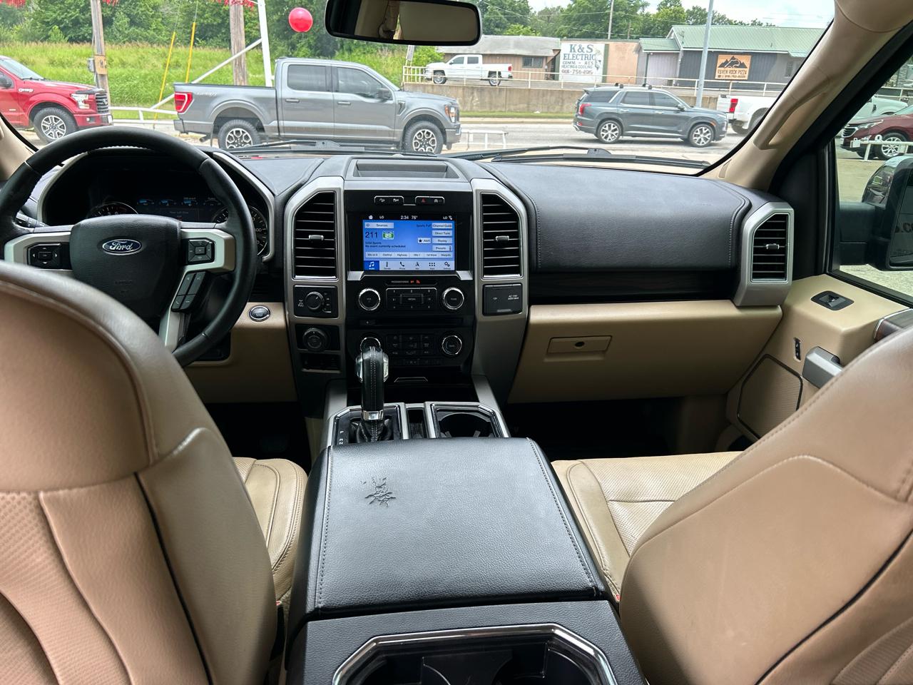 Ford F-150 4WD SuperCrew 139" Lariat 2017