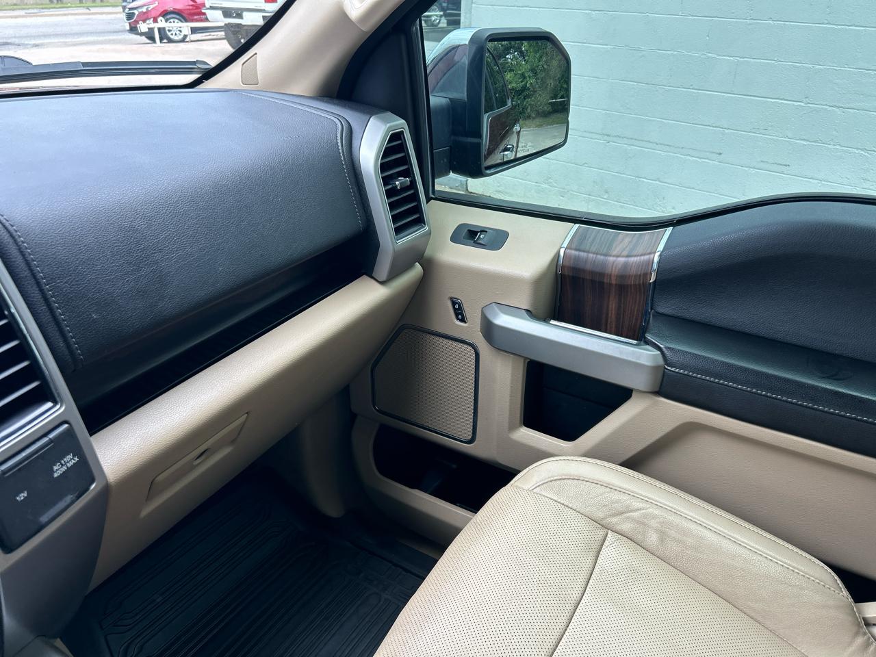 Ford F-150 4WD SuperCrew 139" Lariat 2017