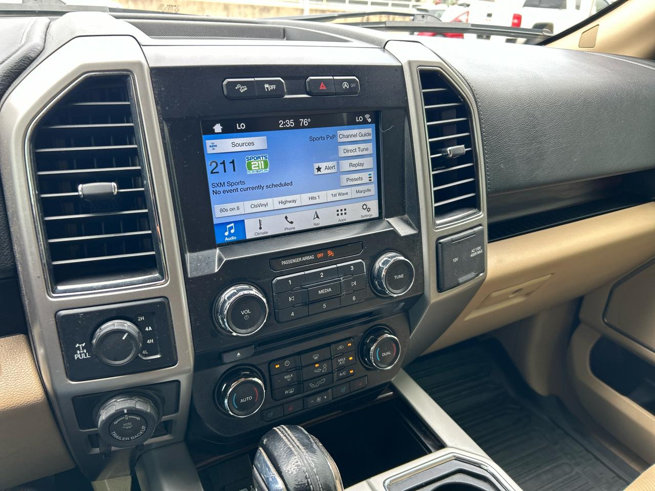 Ford F-150 4WD SuperCrew 139" Lariat 2017
