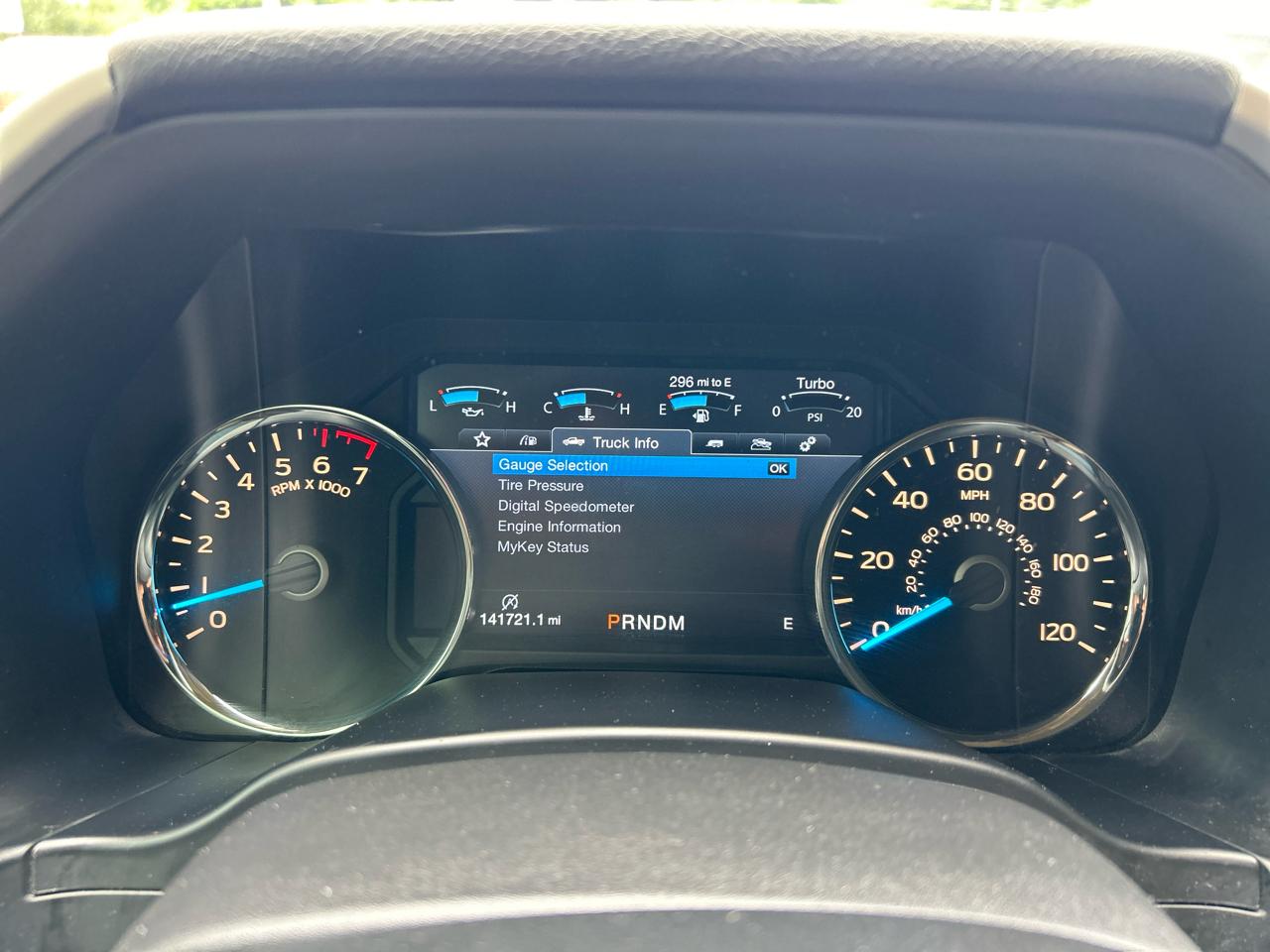 Ford F-150 4WD SuperCrew 139" Lariat 2017