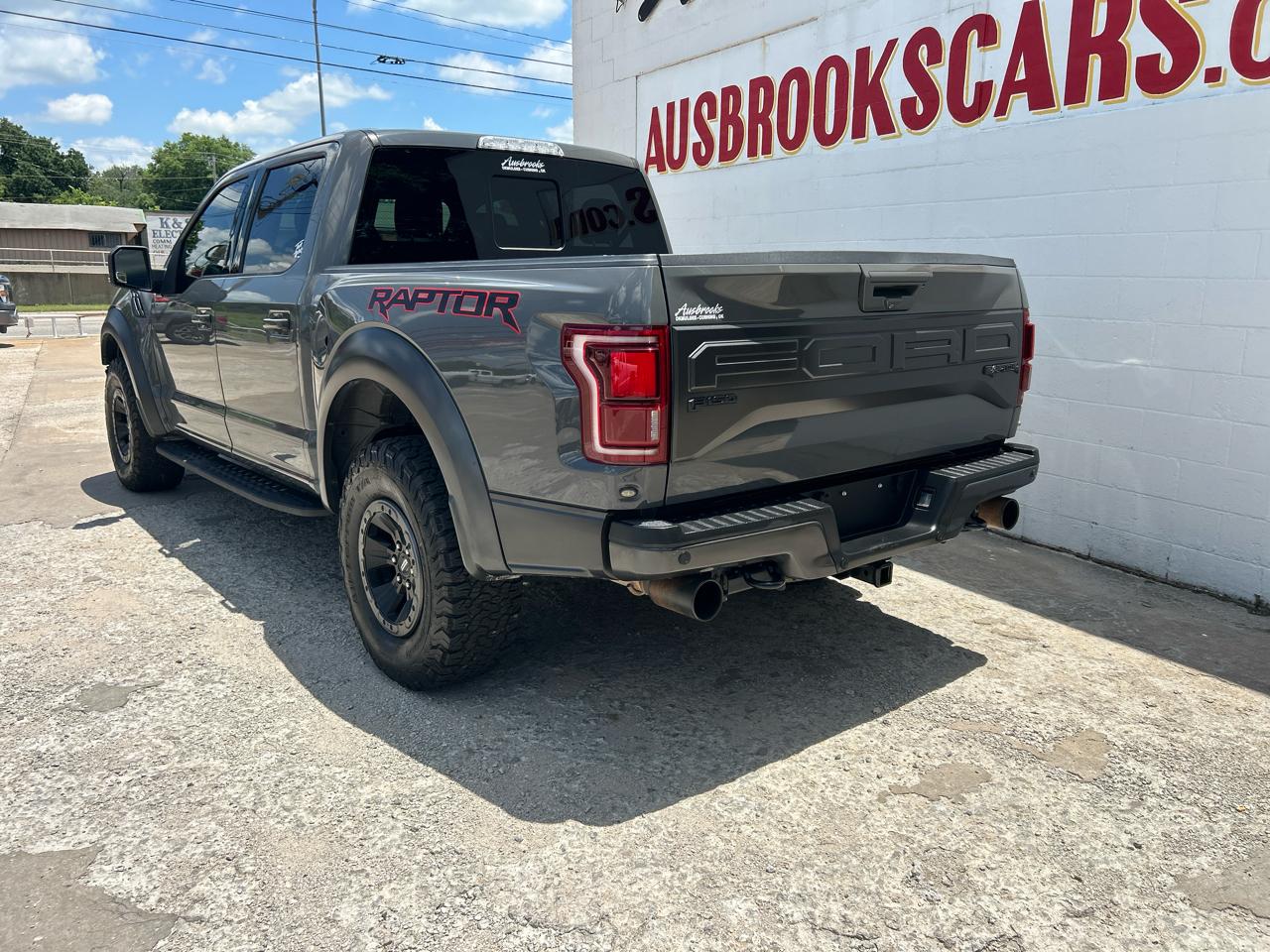 Ford F-150 4WD SuperCrew 145" SVT Raptor 2018