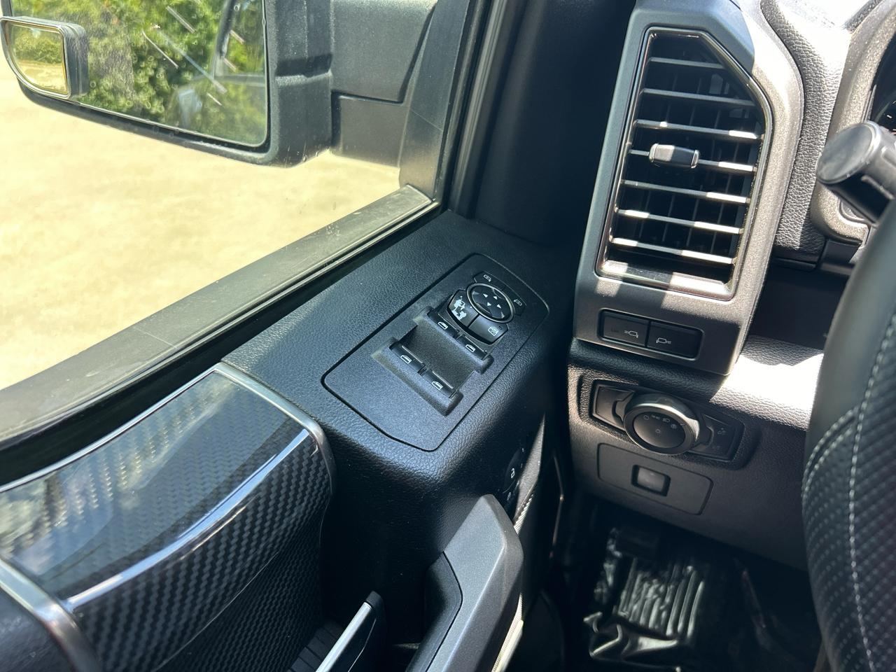 Ford F-150 4WD SuperCrew 145" SVT Raptor 2018