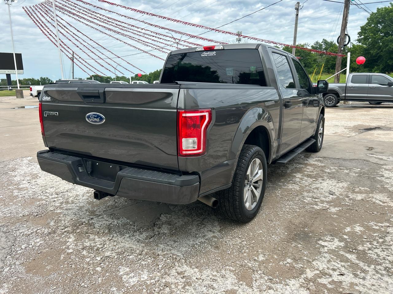 Ford F-150 4WD SuperCrew 145" XL 2017