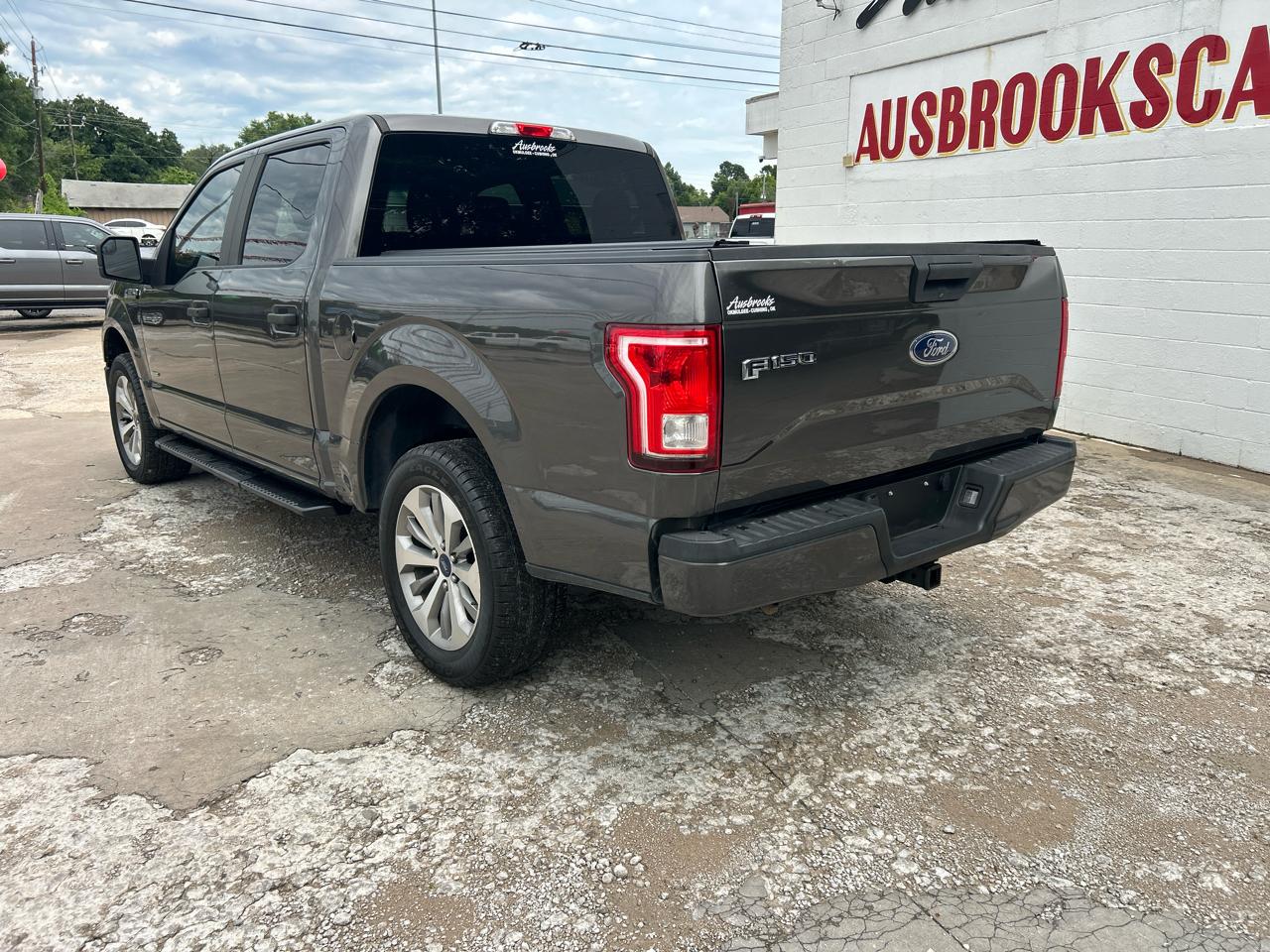 Ford F-150 4WD SuperCrew 145" XL 2017