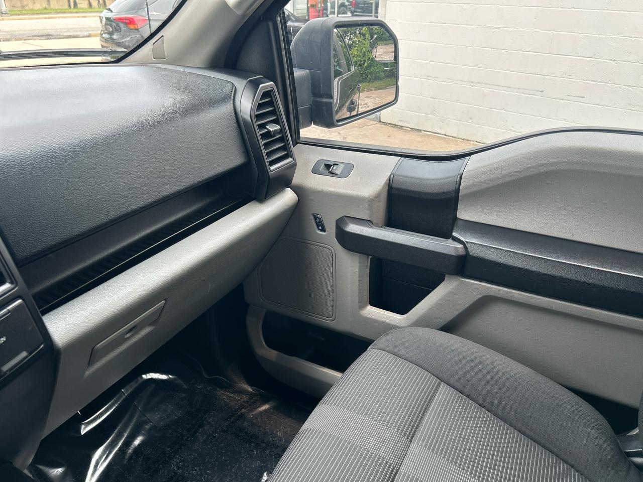 Ford F-150 4WD SuperCrew 145" XL 2017