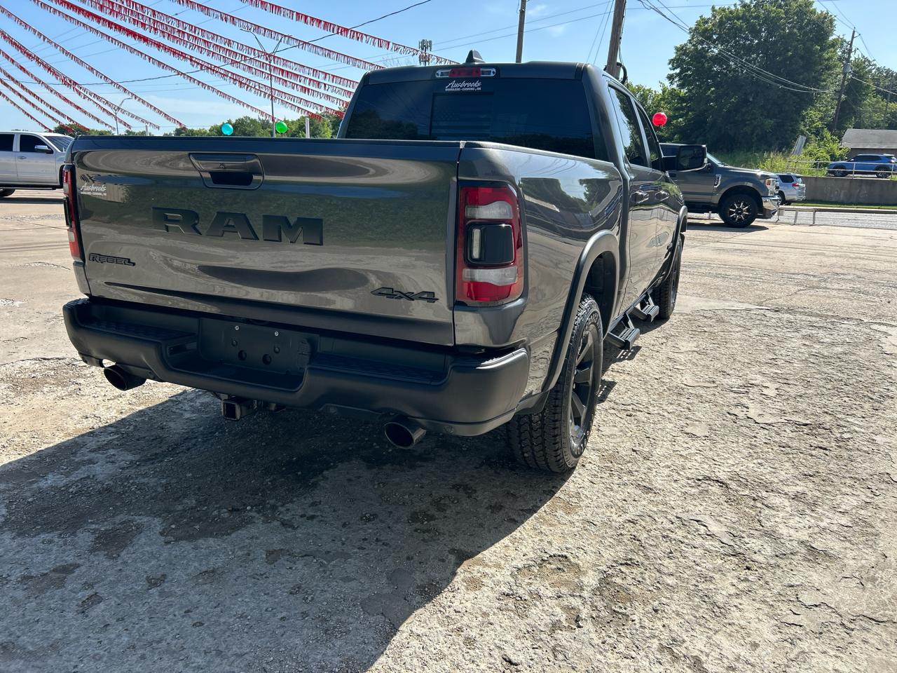 RAM 1500 4WD Crew Cab 140.5" Rebel 2021