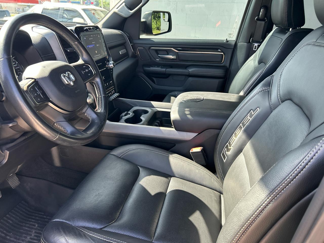 RAM 1500 4WD Crew Cab 140.5" Rebel 2021
