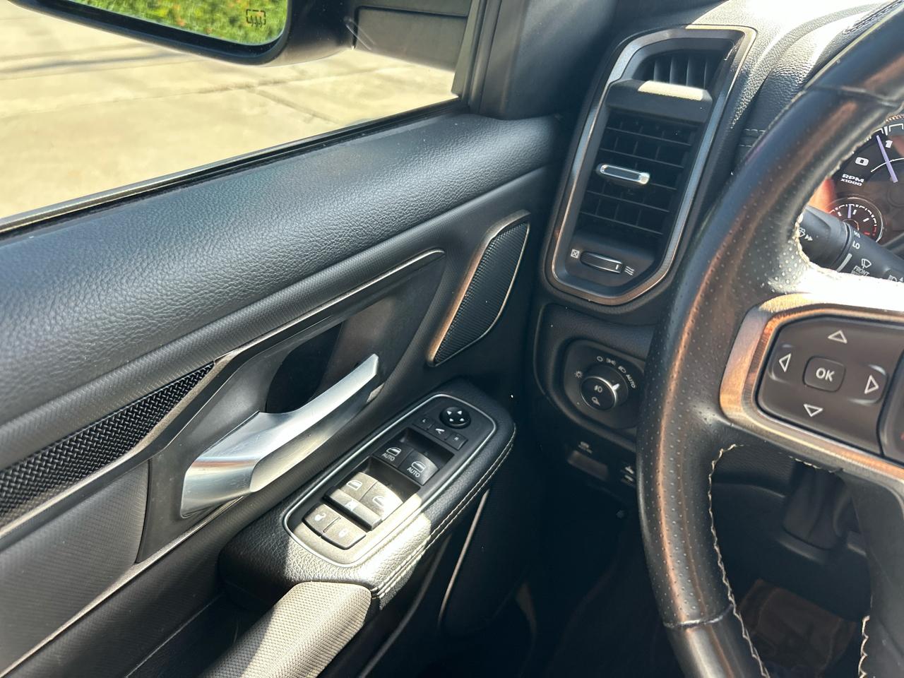 RAM 1500 4WD Crew Cab 140.5" Rebel 2021