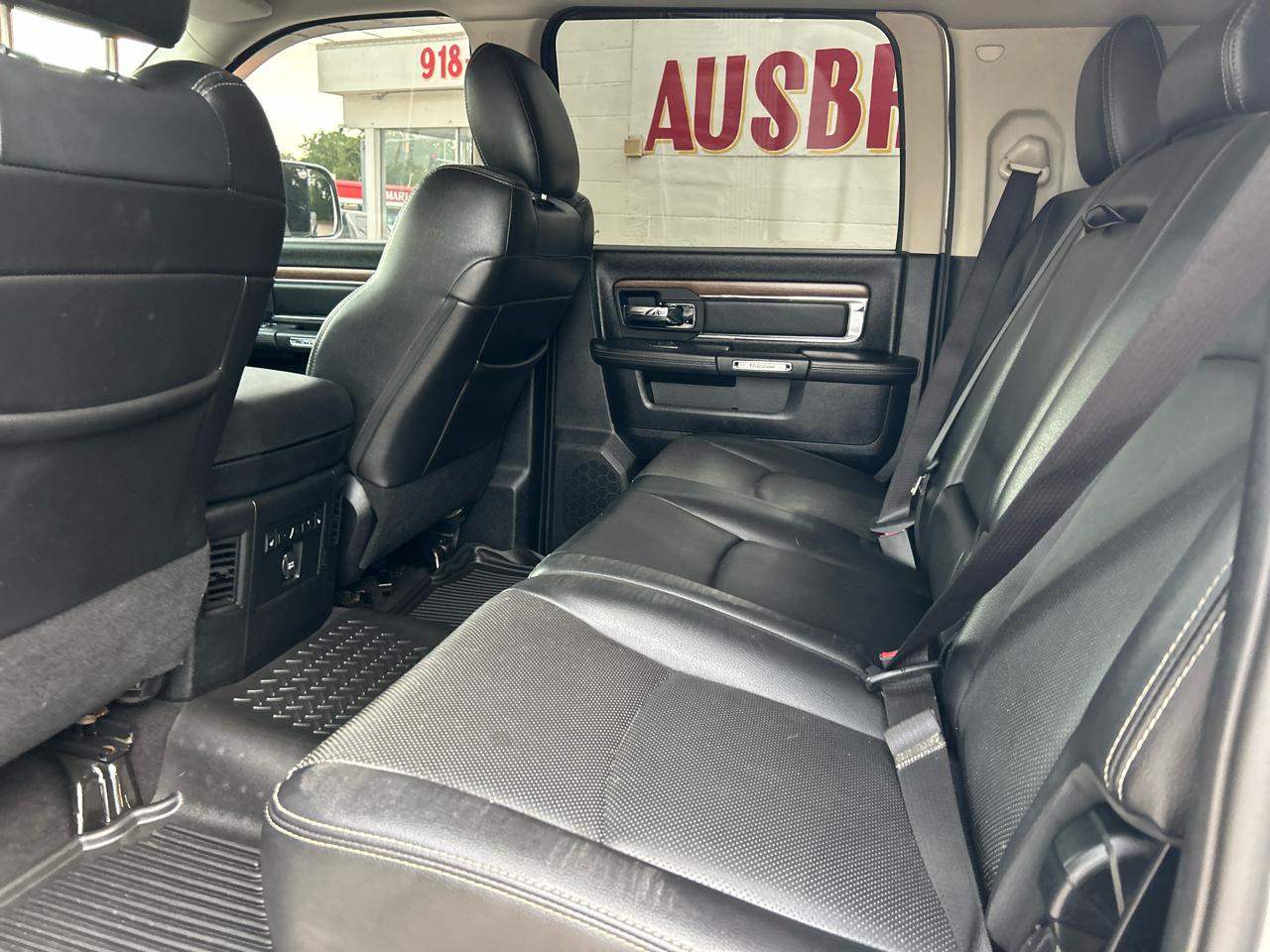 RAM 2500 4WD Mega Cab 160.5" Laramie 2016