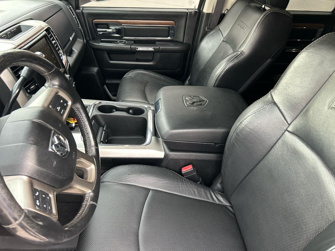 RAM 2500 4WD Mega Cab 160.5" Laramie 2016
