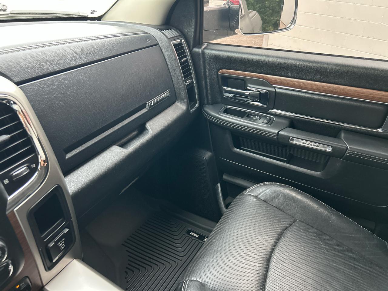RAM 2500 4WD Mega Cab 160.5" Laramie 2016