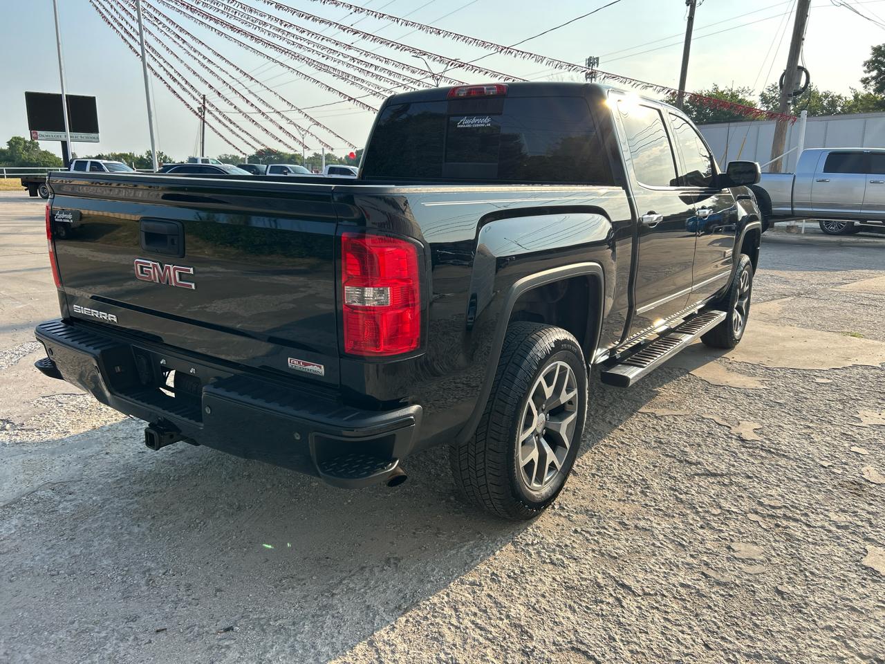 GMC Sierra 1500 4WD Crew Cab 143.5" SLT 2015
