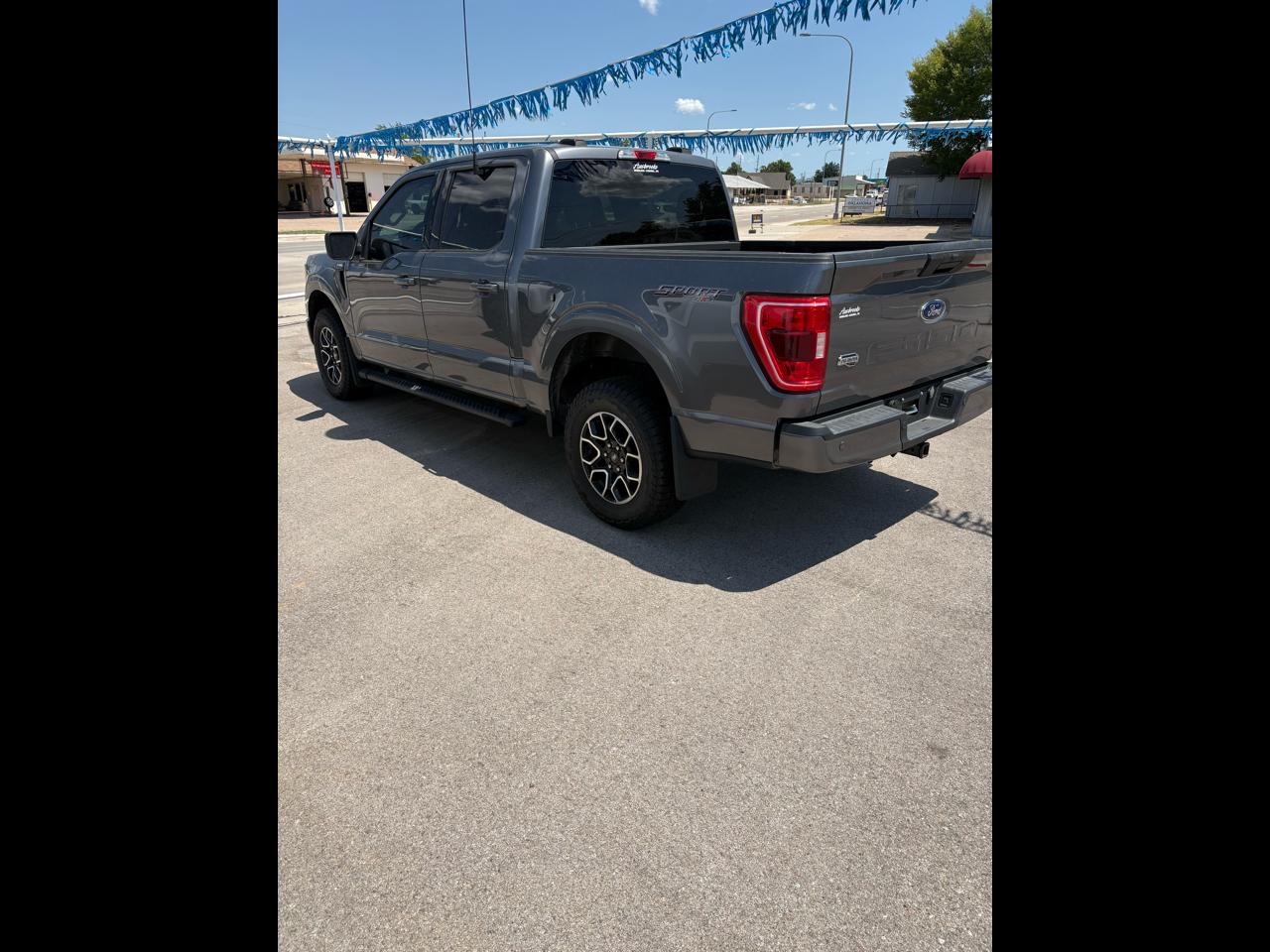 Ford F-150 4WD SuperCrew 139" XLT 2023