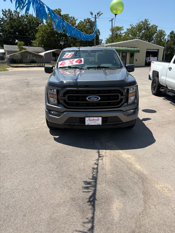 Ford F-150 4WD SuperCrew 139" XLT 2023