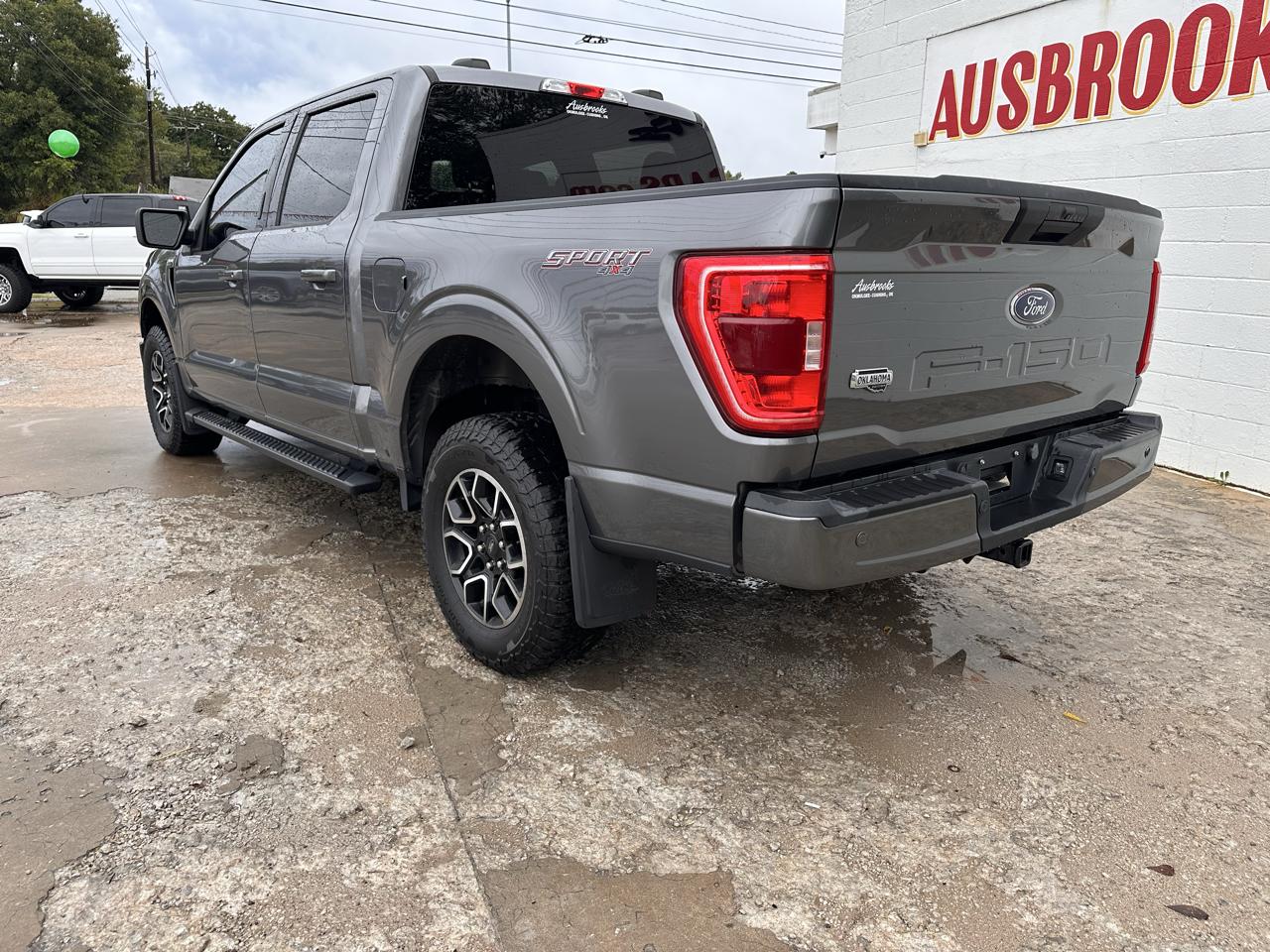 Ford F-150 4WD SuperCrew 139" XLT 2023