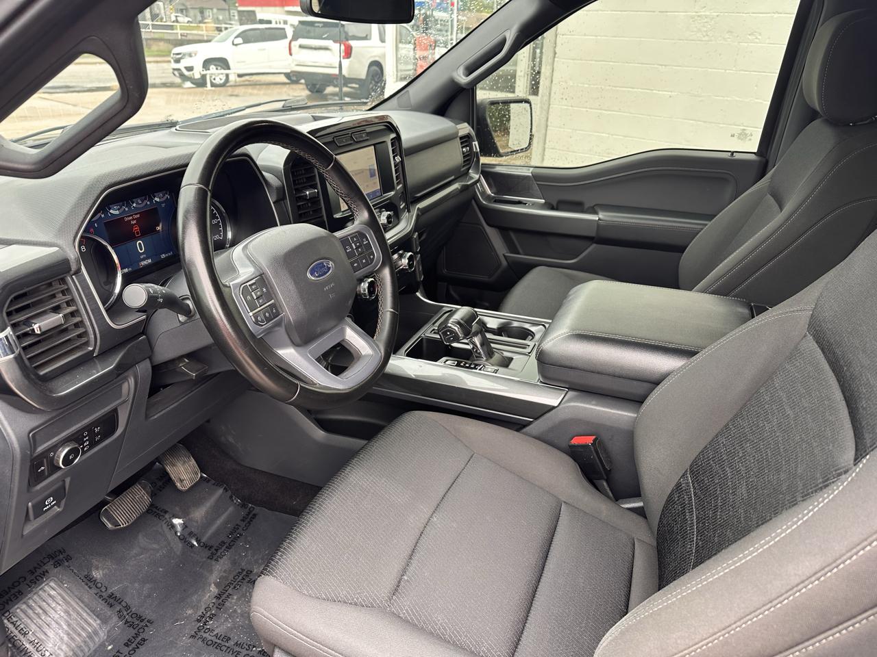Ford F-150 4WD SuperCrew 139" XLT 2023
