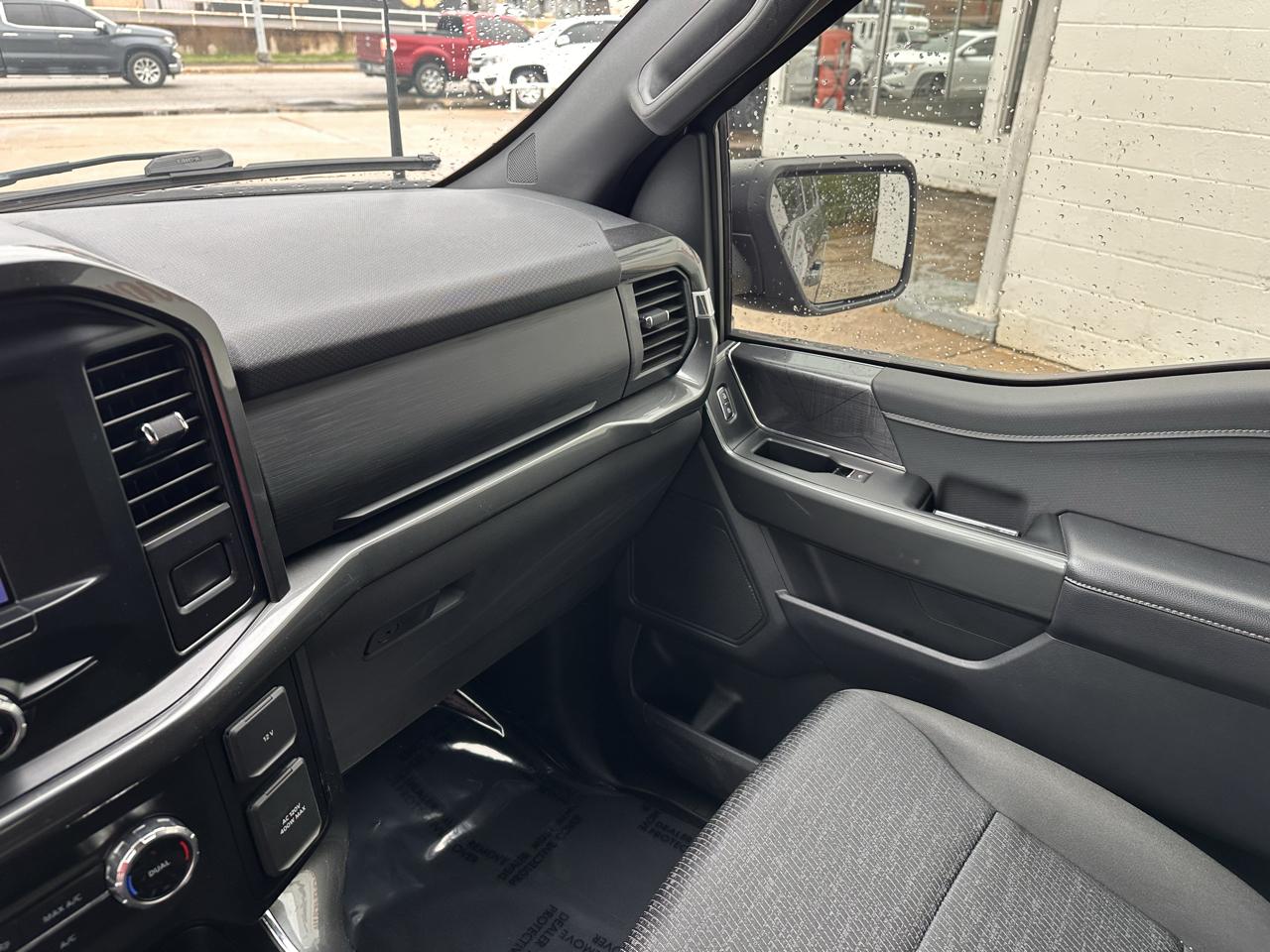 Ford F-150 4WD SuperCrew 139" XLT 2023