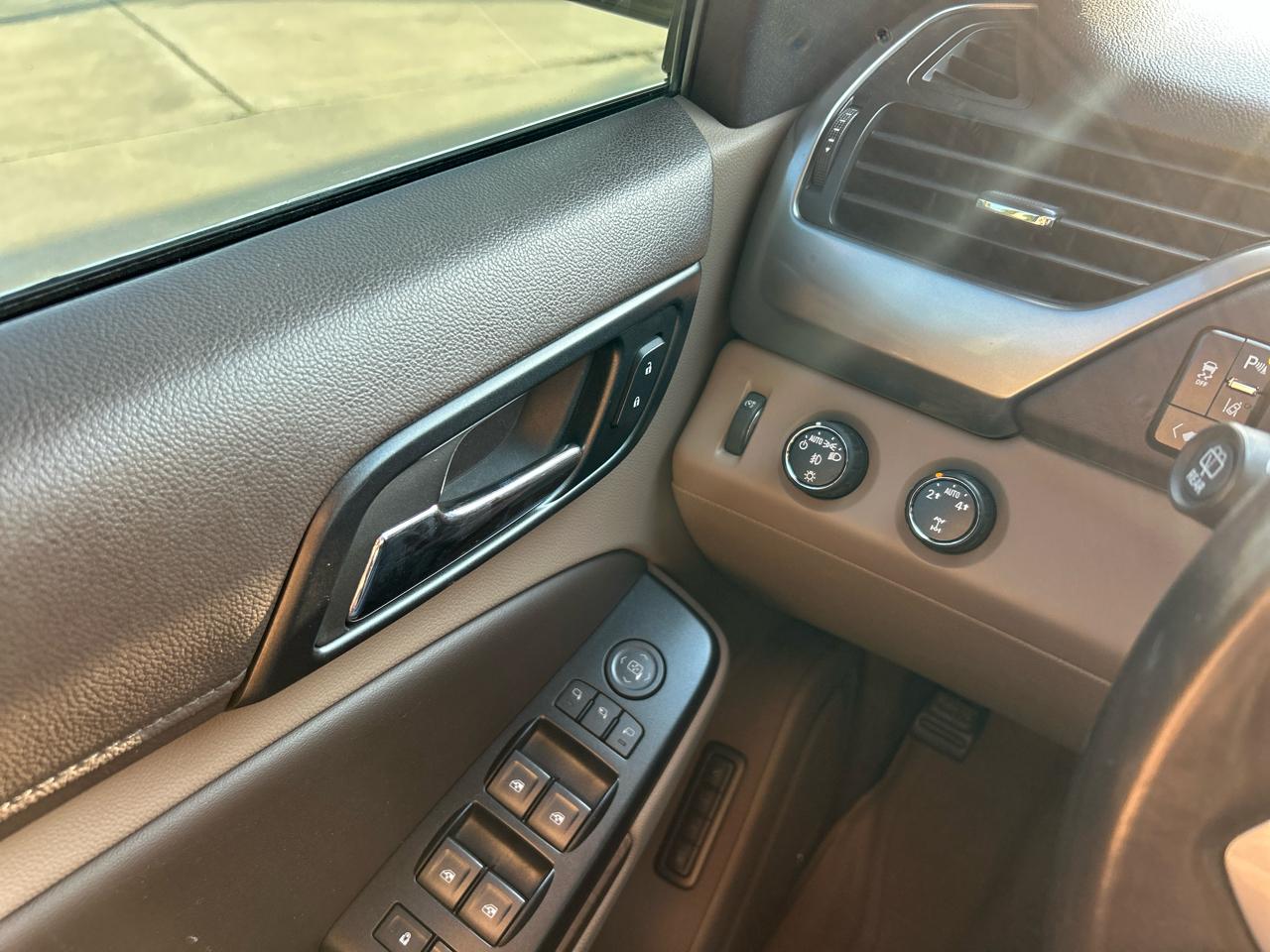 Chevrolet Tahoe 4WD 4dr LT 2015