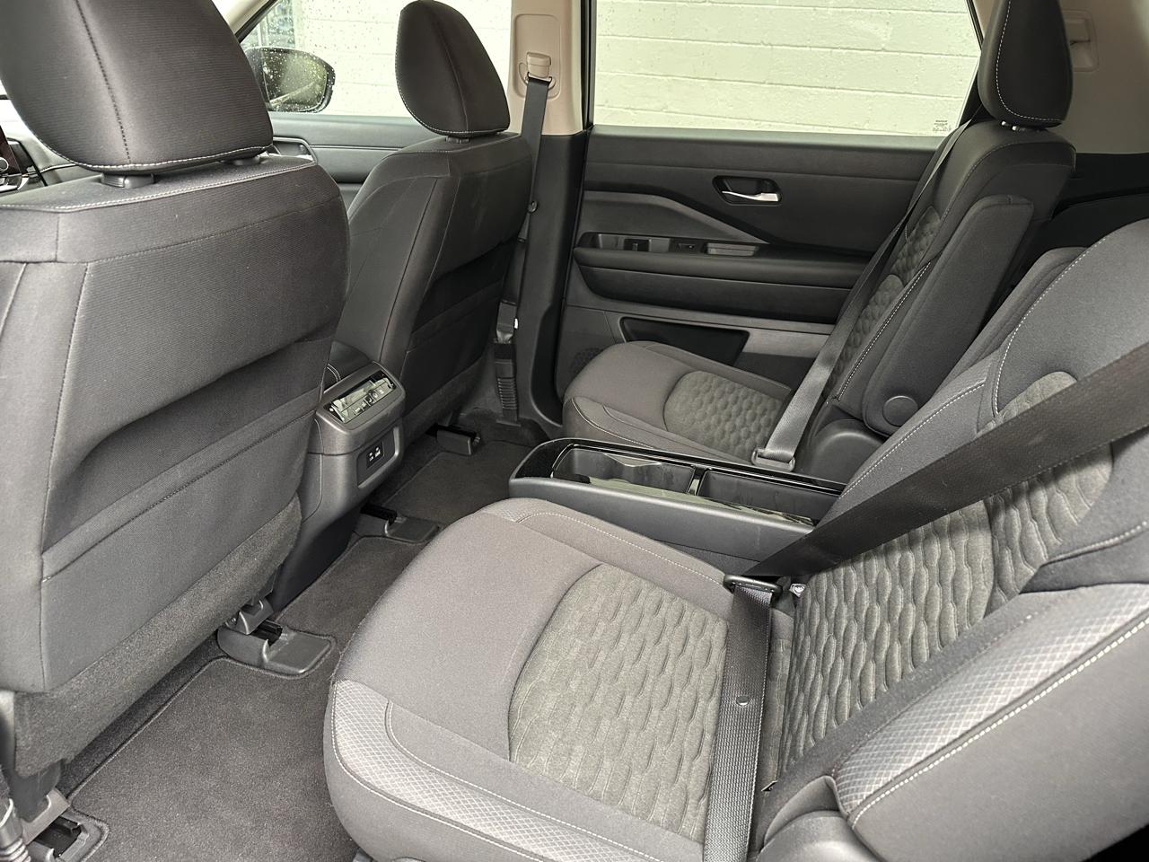 Nissan Pathfinder SV 4WD 2022