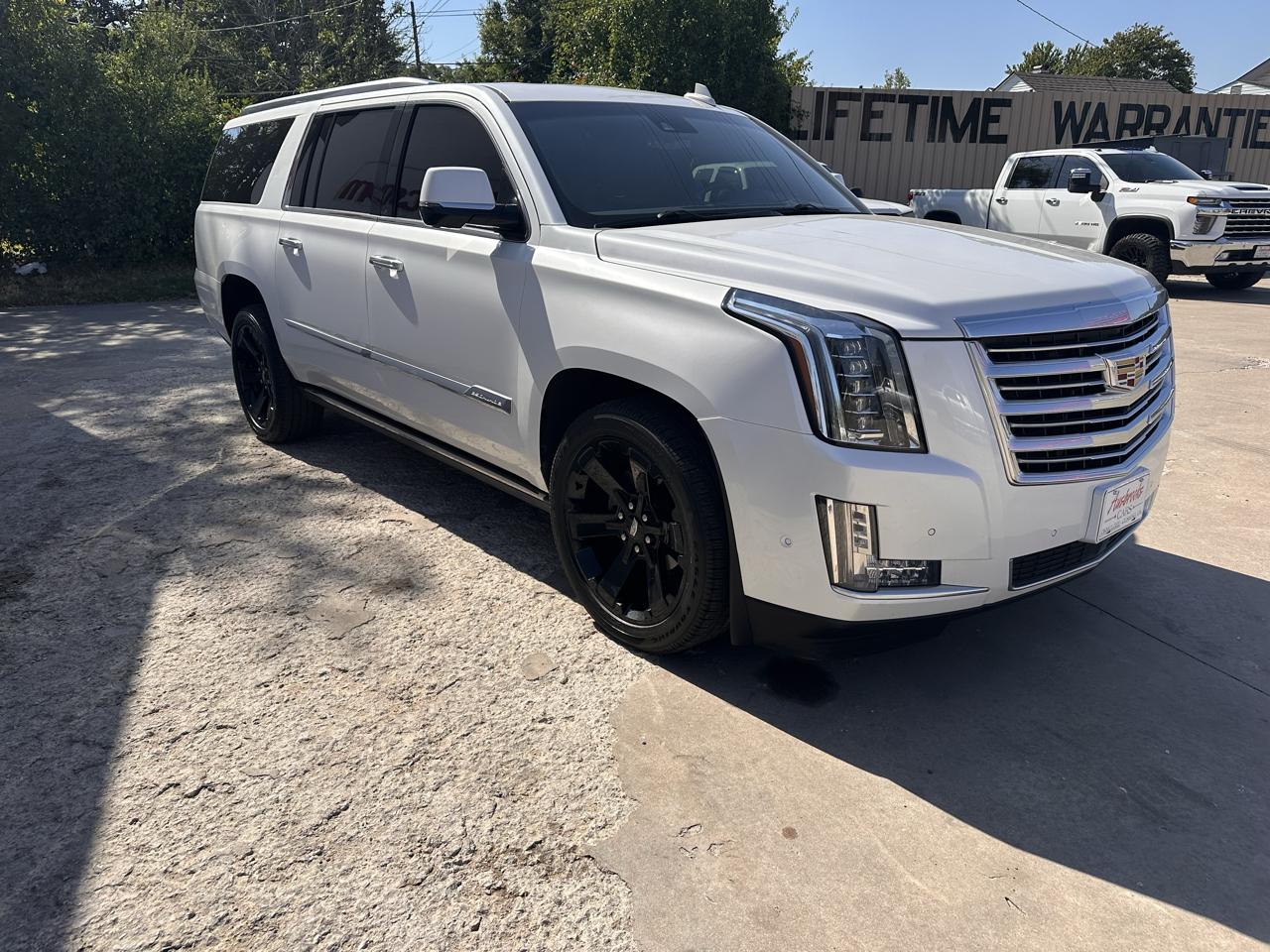 Cadillac Escalade ESV 4WD 4dr Platinum 2017