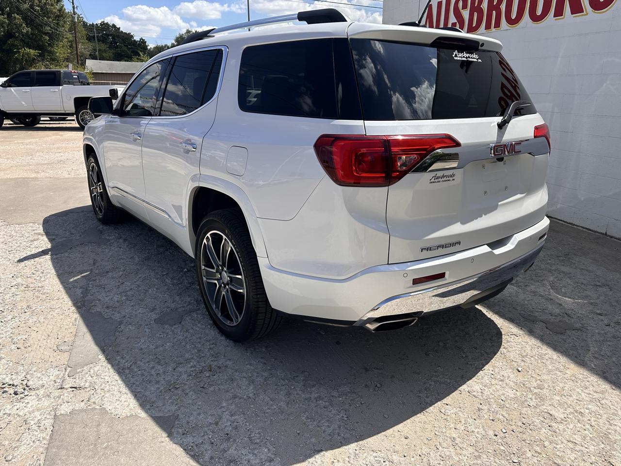 GMC Acadia FWD 4dr Denali 2019