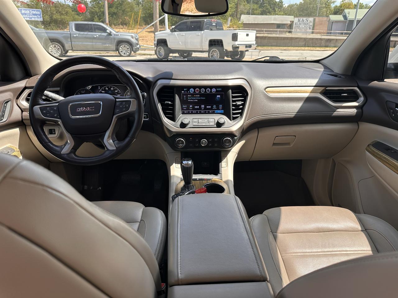 GMC Acadia FWD 4dr Denali 2019