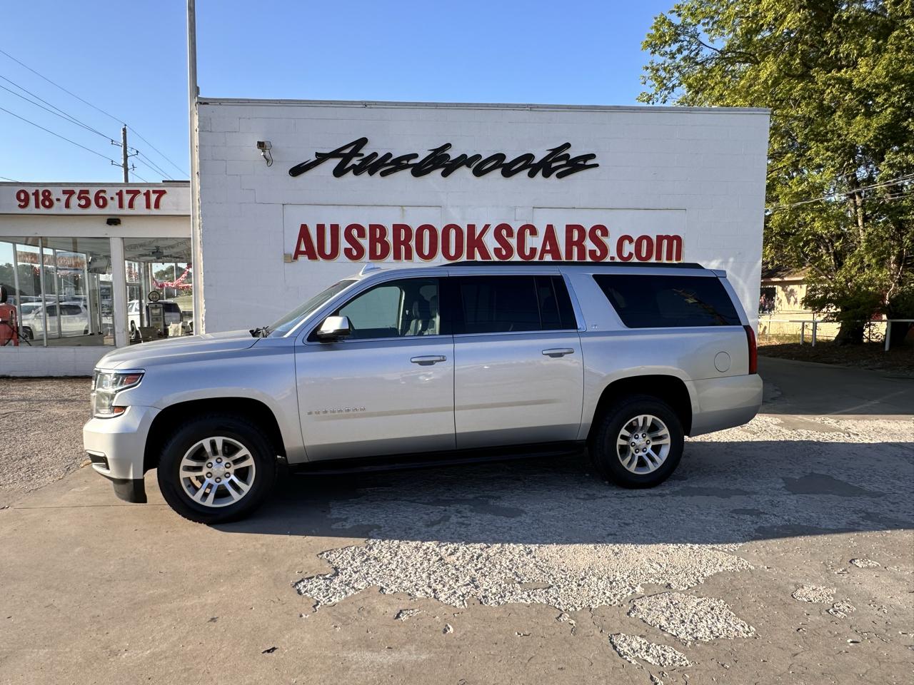 Chevrolet Suburban 4WD 4dr 1500 LT 2017