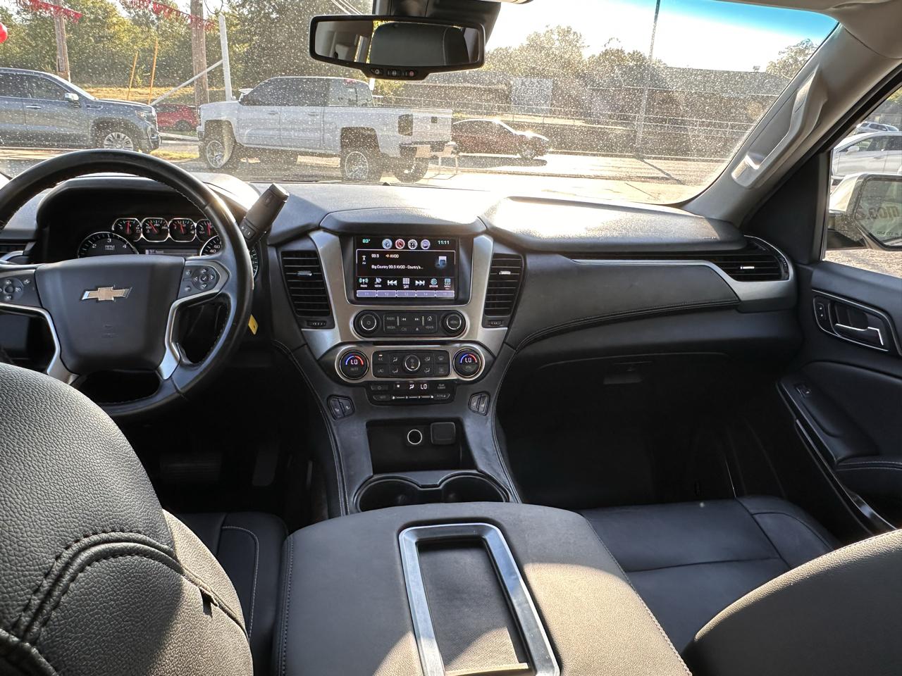 Chevrolet Suburban 4WD 4dr 1500 LT 2017
