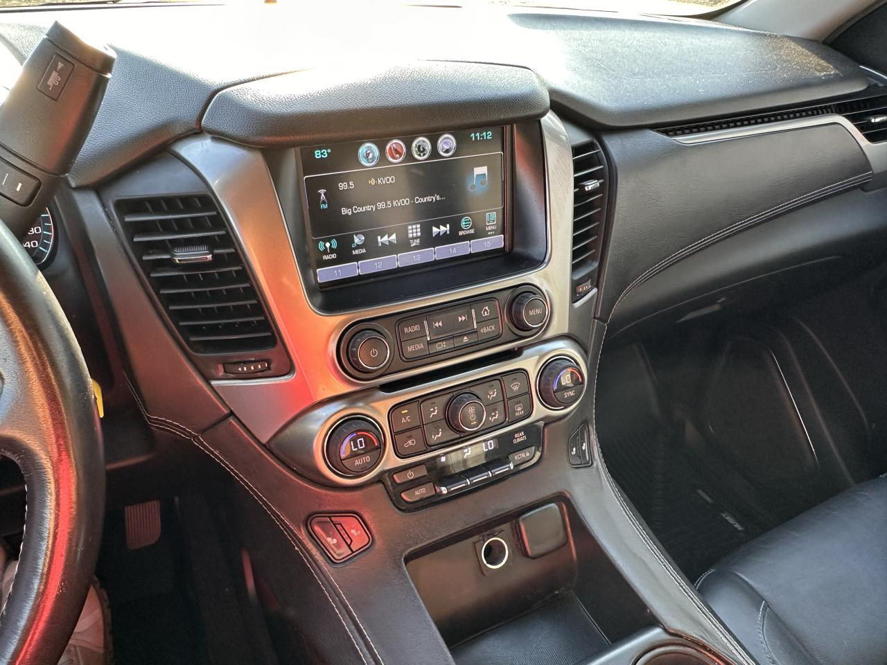 Chevrolet Suburban 4WD 4dr 1500 LT 2017