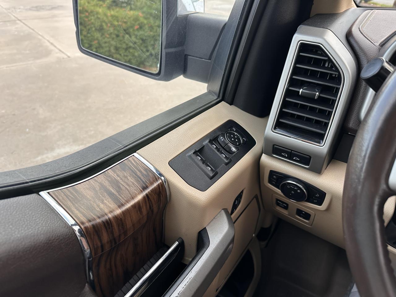 Ford F-150 4WD SuperCrew 139" Lariat 2020