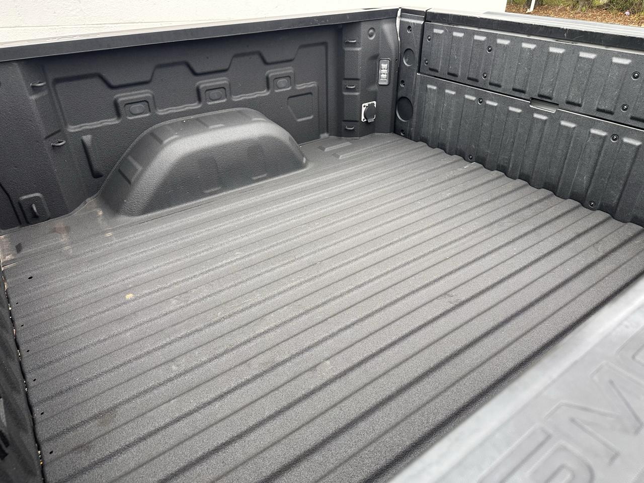 GMC Sierra 1500 4WD Crew Cab 147" Denali 2019