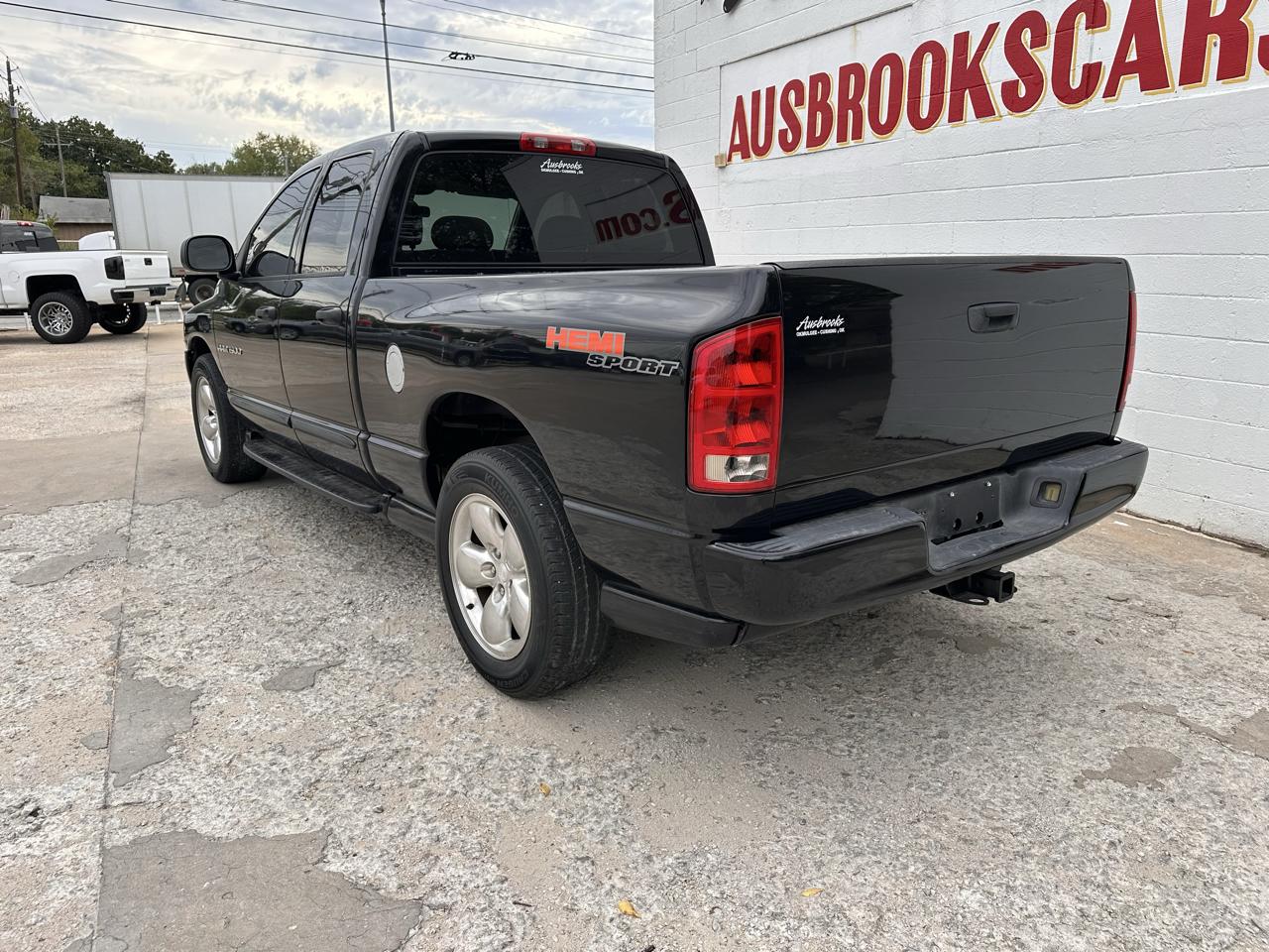 Dodge Ram 1500 4dr Quad Cab 140.5" WB SLT 2004