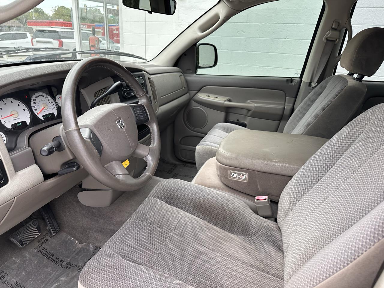 Dodge Ram 1500 4dr Quad Cab 140.5" WB SLT 2004